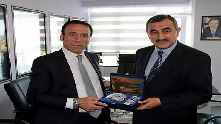 Başkan Genç, Galaya Davet Etti