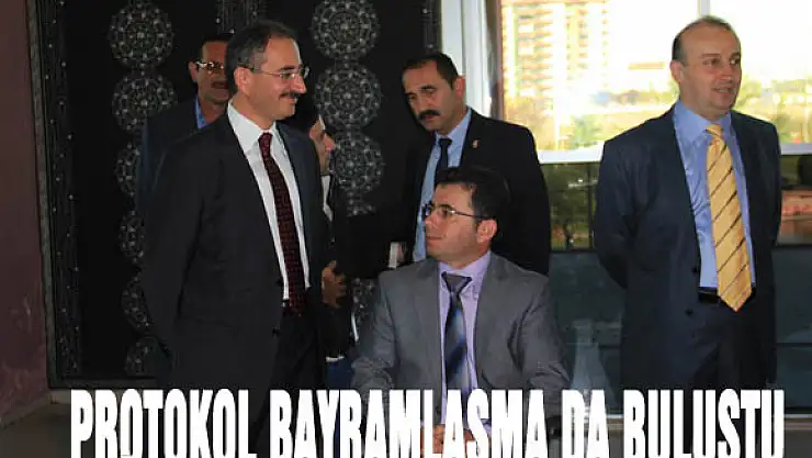 Protokol bayramlaştı