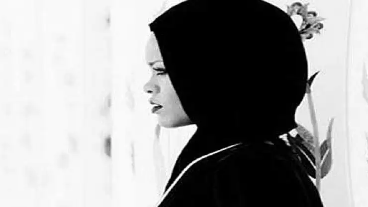 Rihanna tesettüre girdi