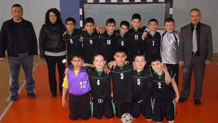 Ş.N.P., 'Hentbolda grup birincisi' oldu