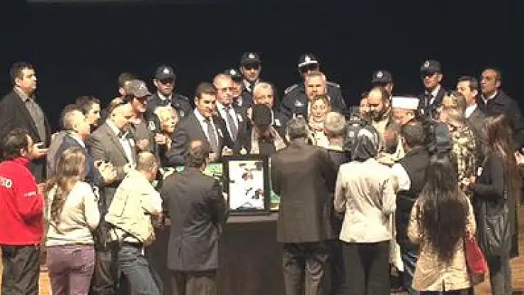 Savaş Ay Son Yolculuğu'na Uğurlanıyor 