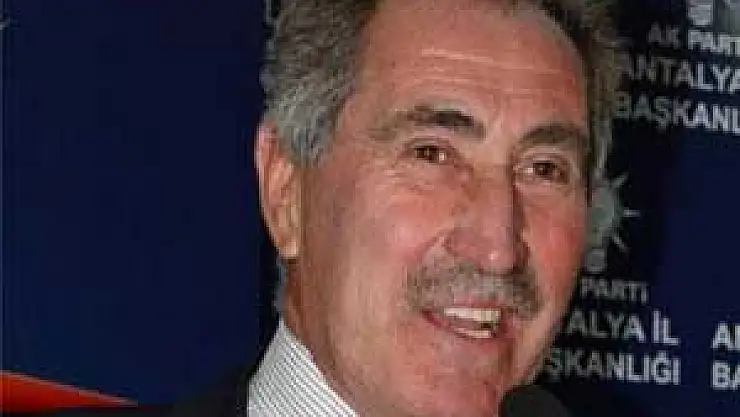 Ertuğrul Günay, AK Parti'den istifa etti