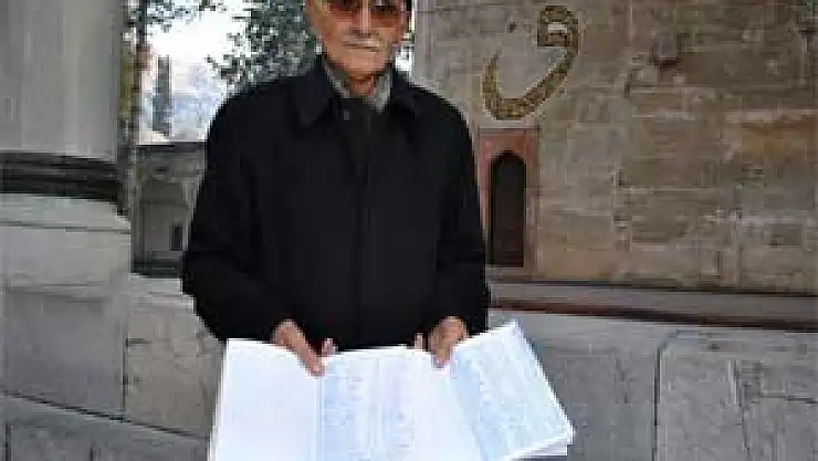 Emekli müezzinin ilginç kayıt defteri