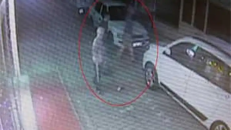 Hırsızlar Güvenlik Kamerasına Yakalandı