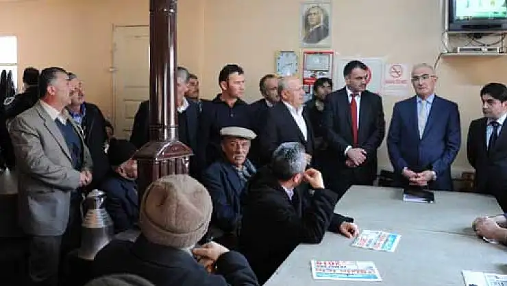 Yılmaz: 'Suyu ve asfalt yolu olmayan mahalle kalmayacak'