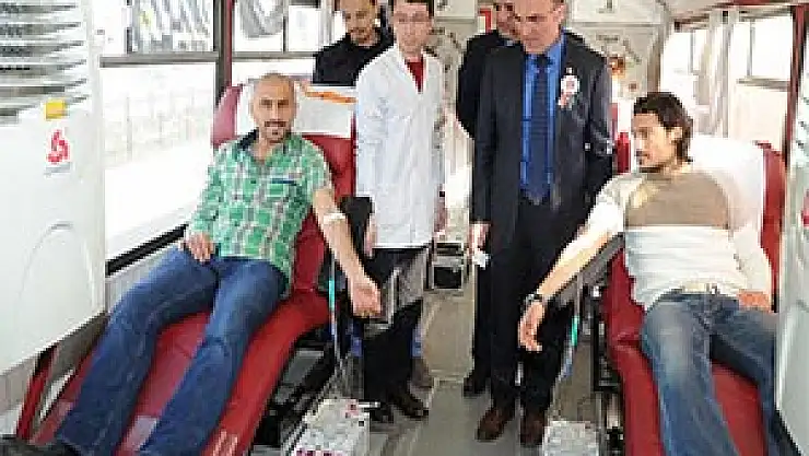 Samsunsporlu Futbolcular Kan Verdi