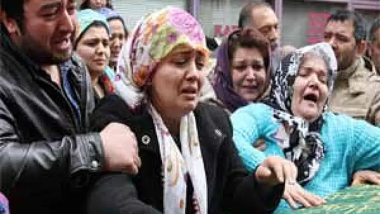 Sobadan Zehirlenen Genç Toprağa Verildi