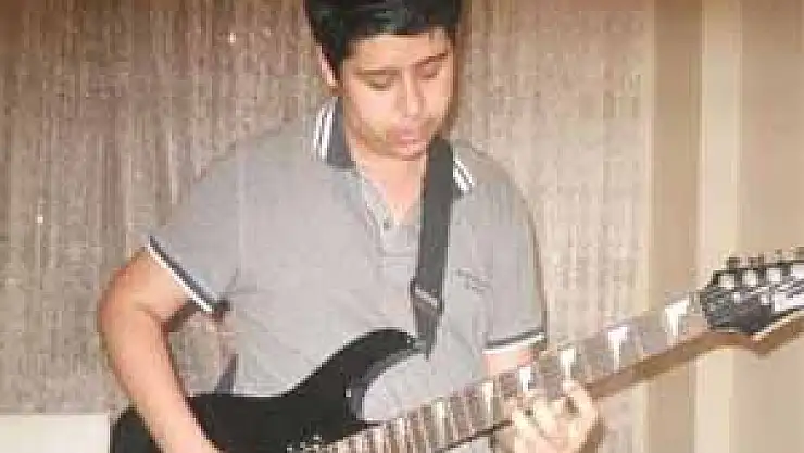 Banyodan ses gelmeyince kapı açıldı ve...