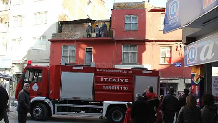 Samsun'da Çatı Yangını Korkuttu