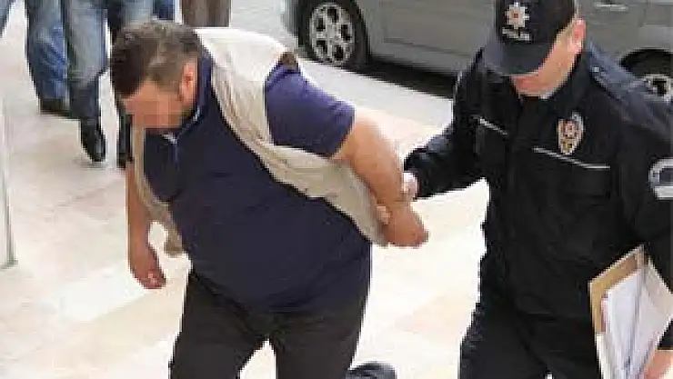 Özge'yi Baba Değil Oğlu Ezmiş