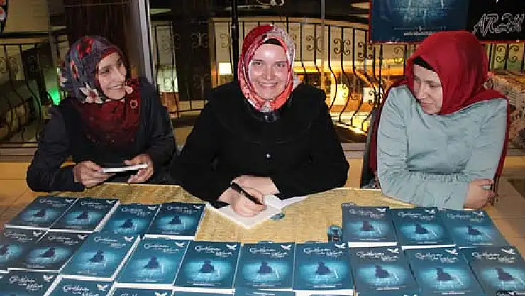 Şair Arzu Kementoğlu'ndan ÖZAKKAYA' da imza kampanyası