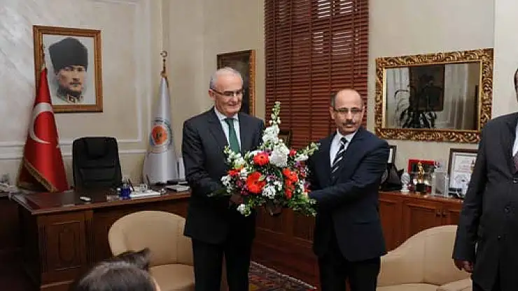 Başkan Yılmaz Vergi Dairesi Yetkililerini Kabul Etti