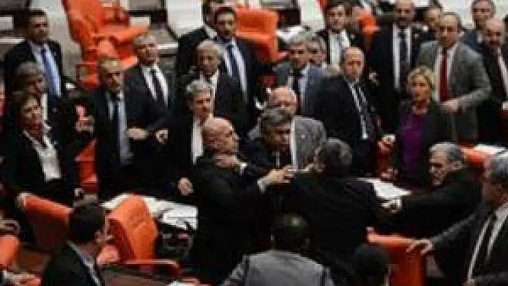 TBMM Genel Kurulu'nda Kavga