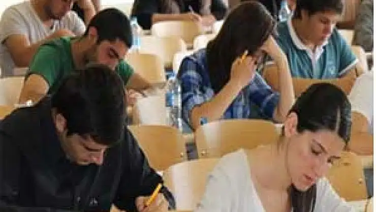Üniversite sınavına girecek adaylara burs imkanı