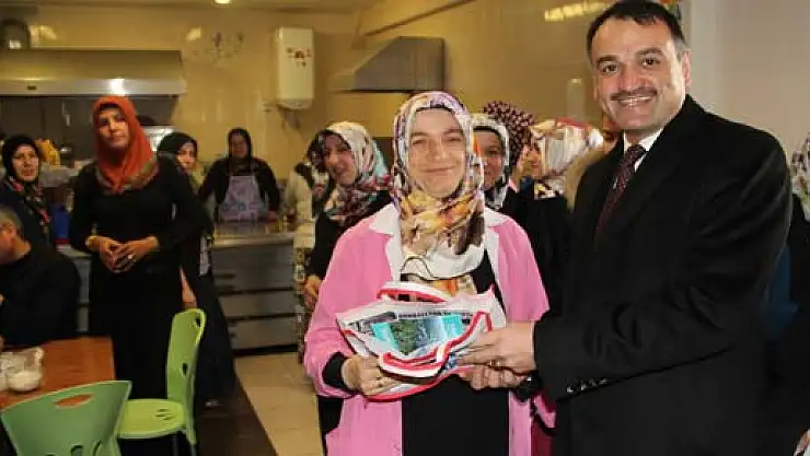 Başkan Akgül 8 Mart dünya kadınlar gününü kutladı. 