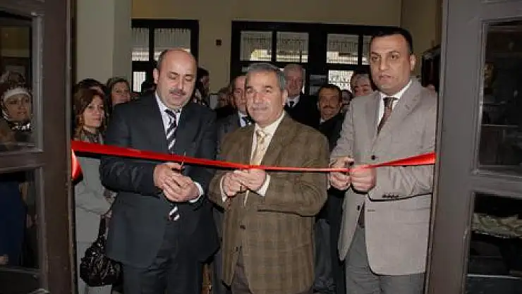 Kursiyerlerden özel güne, özel karma sergi