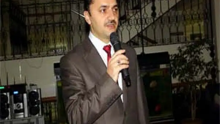 GÖNÜLLÜ ARKADAŞLAR YAŞLILARLA BİR ARADA