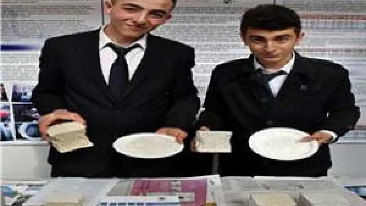 Liseli mucitler 'Çimentosuz beton' üretti