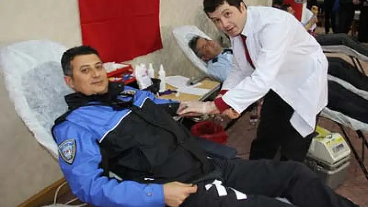 SAMSUN POLİSİNDEN KAN BAĞIŞI