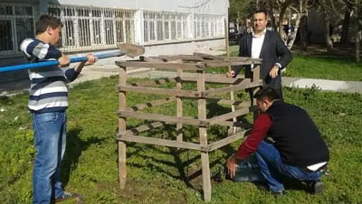 OKULLAR HAYAT BULUYOR