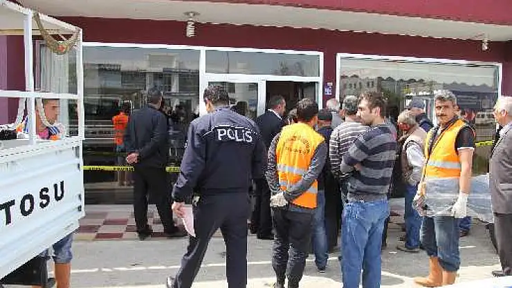 GALERİCİ İŞ YERİNDE ÖLÜ BULUNDU