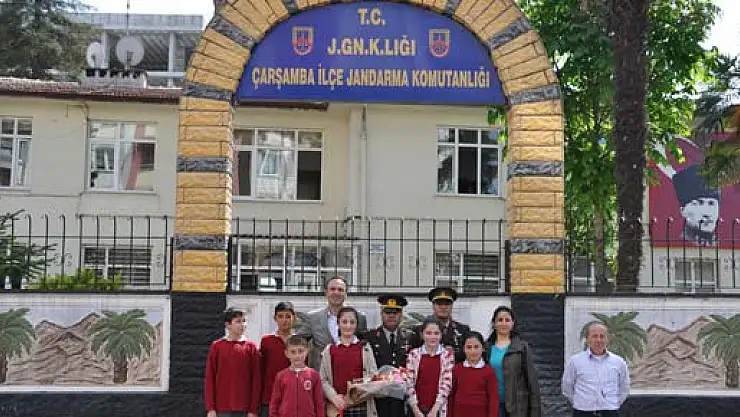 ÖĞRENCİLER JANDARMA'DA...