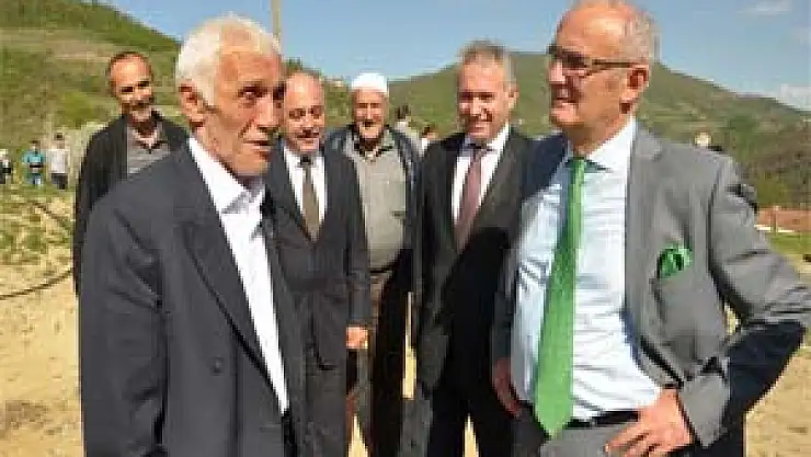 Yılmaz'dan Ayvacık'ta Mahalle Ziyareti