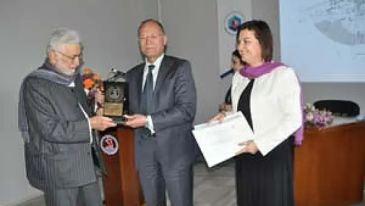 Ünlü Mimardan 'Gökdelen' Eleştirisi