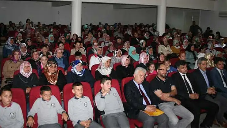 Anneler Gününe Özel Gösteri