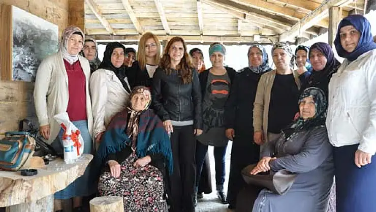 Ayvacık'ta Anneler Unutulmadı!