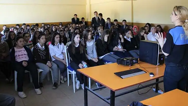 Ticaret Meslek Öğrencilerine Şiddet Semineri