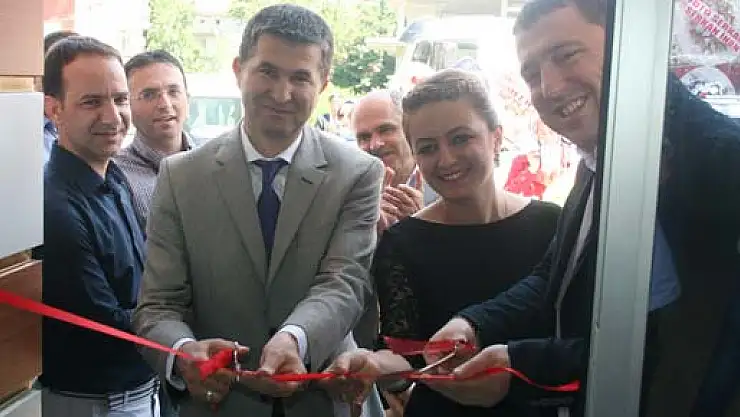 Yasemin Kuaför hizmete açıldı