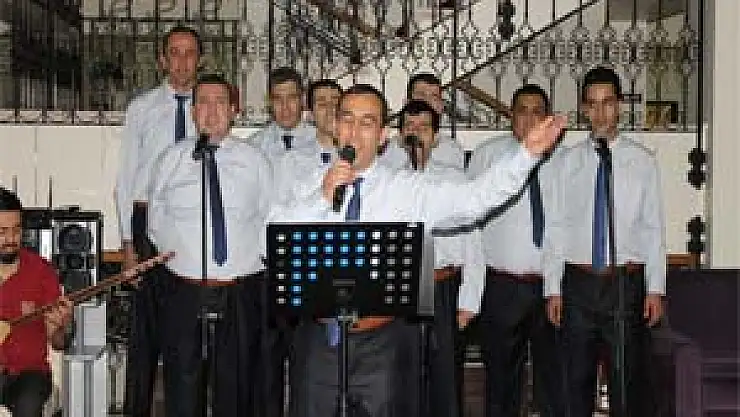 Engelliler Yaşlılar İçin Söyledi