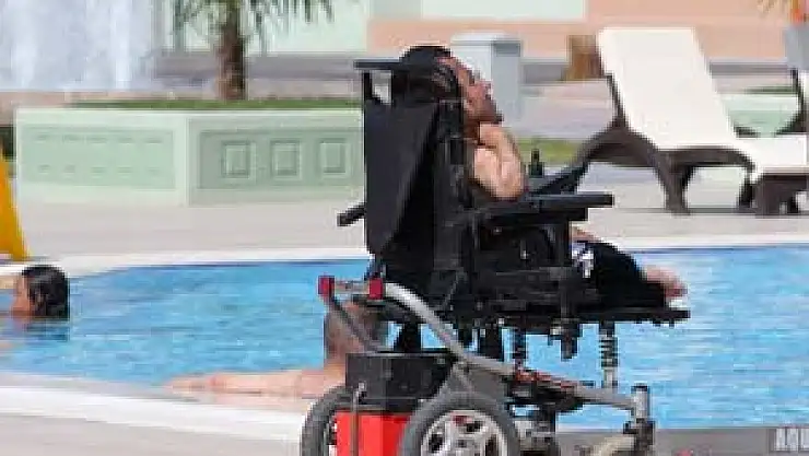 ENGELLİ TURİZMİNİN ÖNCÜSÜ 'MAVİ IŞIKLAR'