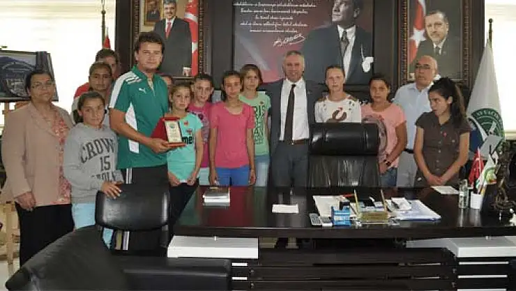 Gönüllerin Şampiyonundan Başkan Belur'a ziyaret