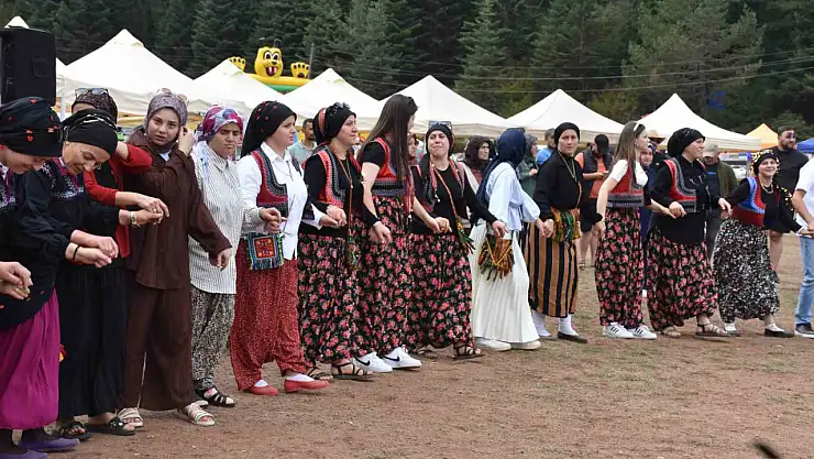 3 günlük şenlikte horon teperek doyasıya eğlendi