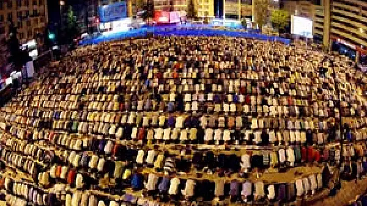 Seccadesini Alan Meydana Koştu