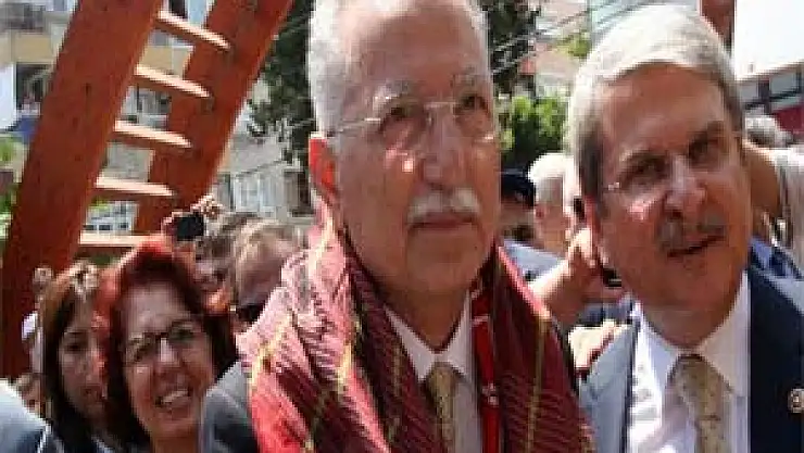 İhsanoğlu: 'Çankaya devletin sigortasıdır'