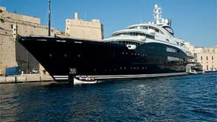 Bill Gates, tatil için kiraladığı yata 5 milyon dolar ödüyor