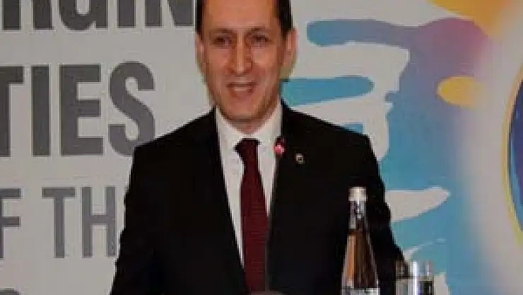 İşler: Abdullah Gül'ün partiye dönmesi kadar doğal bir şey olamaz