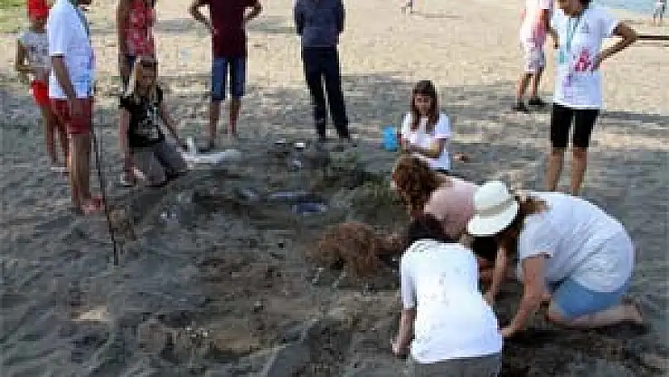 Hayallerini Kumsala çizdiler