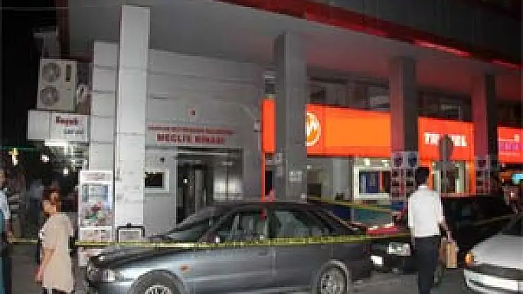 Meclis Binası Önünde Bomba Paniği