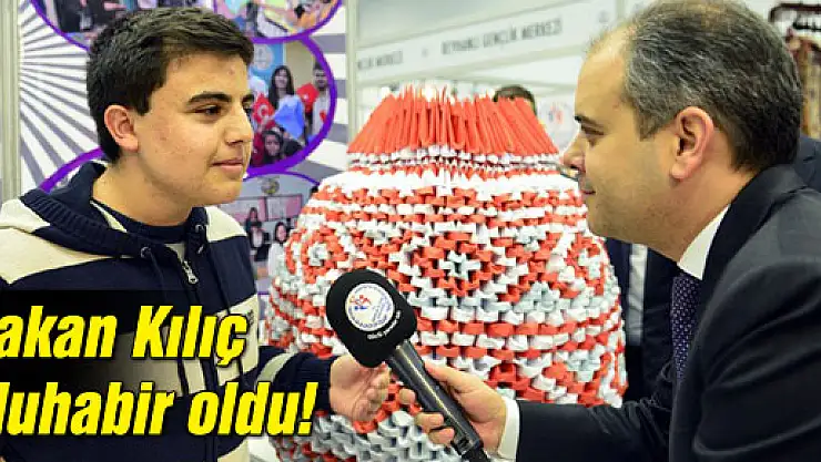 Bakan Çağatay Kılıç, mikrofonu aldı, muhabirlik yaptı