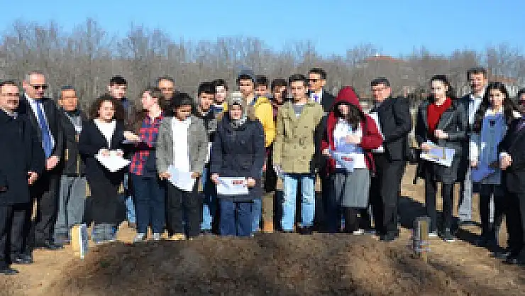 Öğrenciler Cemal Hocalarına Koştu