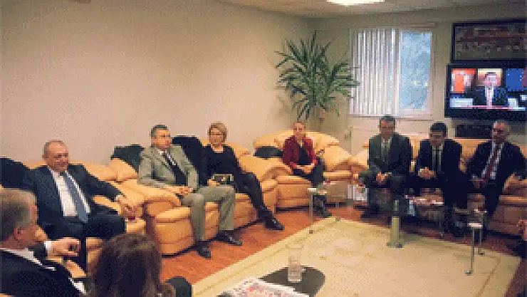 TARAFTARA 'LOGOLU KREDİ KARTI'