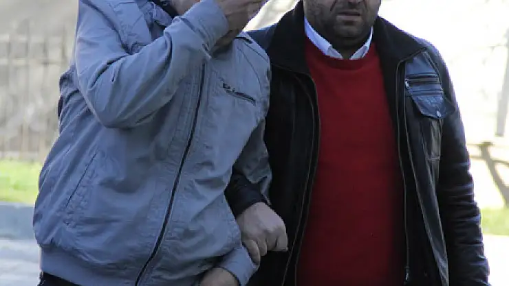 KAHVEHANEYİ KURŞUNLAYAN GENÇ TESLİM OLDU