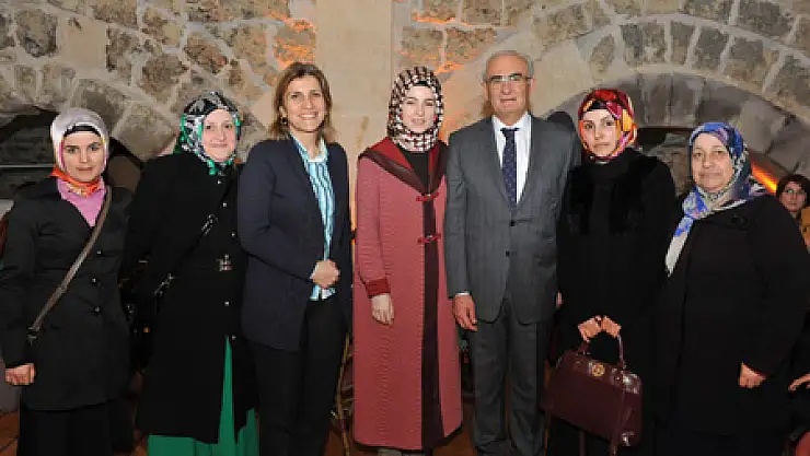 Başkan Yılmaz, Kadın Çalışanları Çakallı Han'da Ağırladı