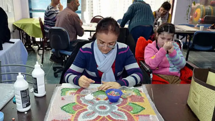 Engelleri, başarıya engel olmuyor