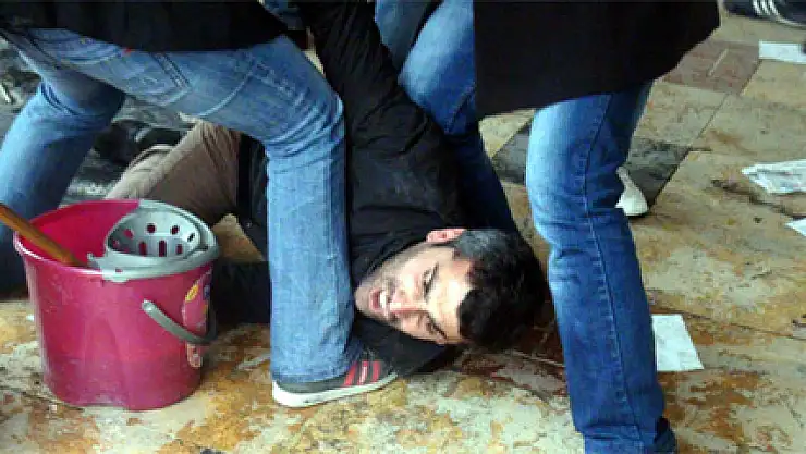 Şanlıurfa'da izinsiz bildiri dağıtanlara polis müdahalesi