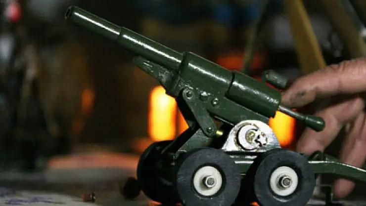 Mehmetçiğin 1915 silahları maket oldu